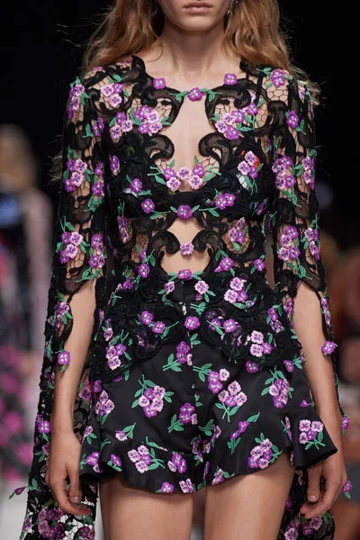 Look 35